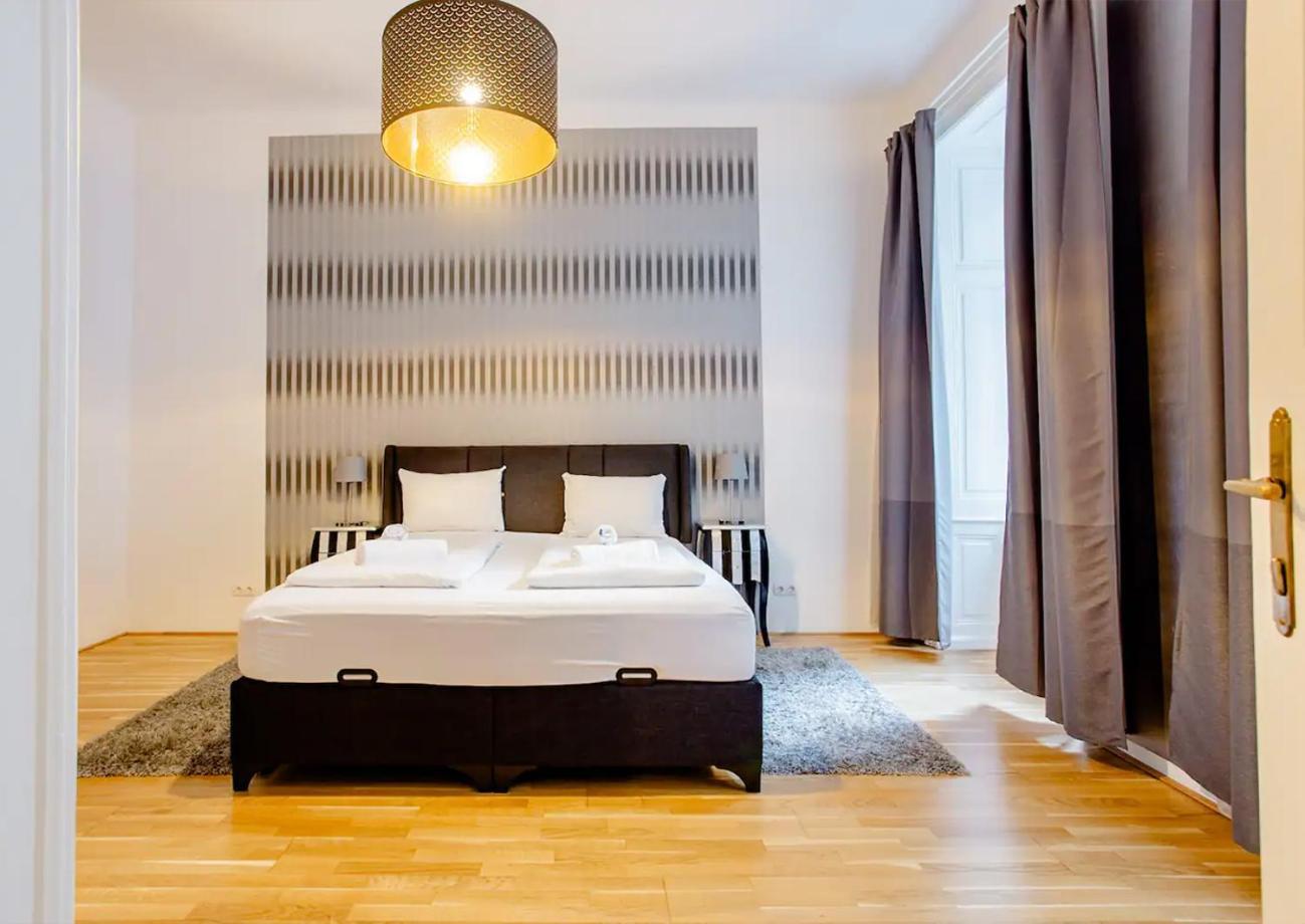 Exclusive Apartment City Center Вена Экстерьер фото